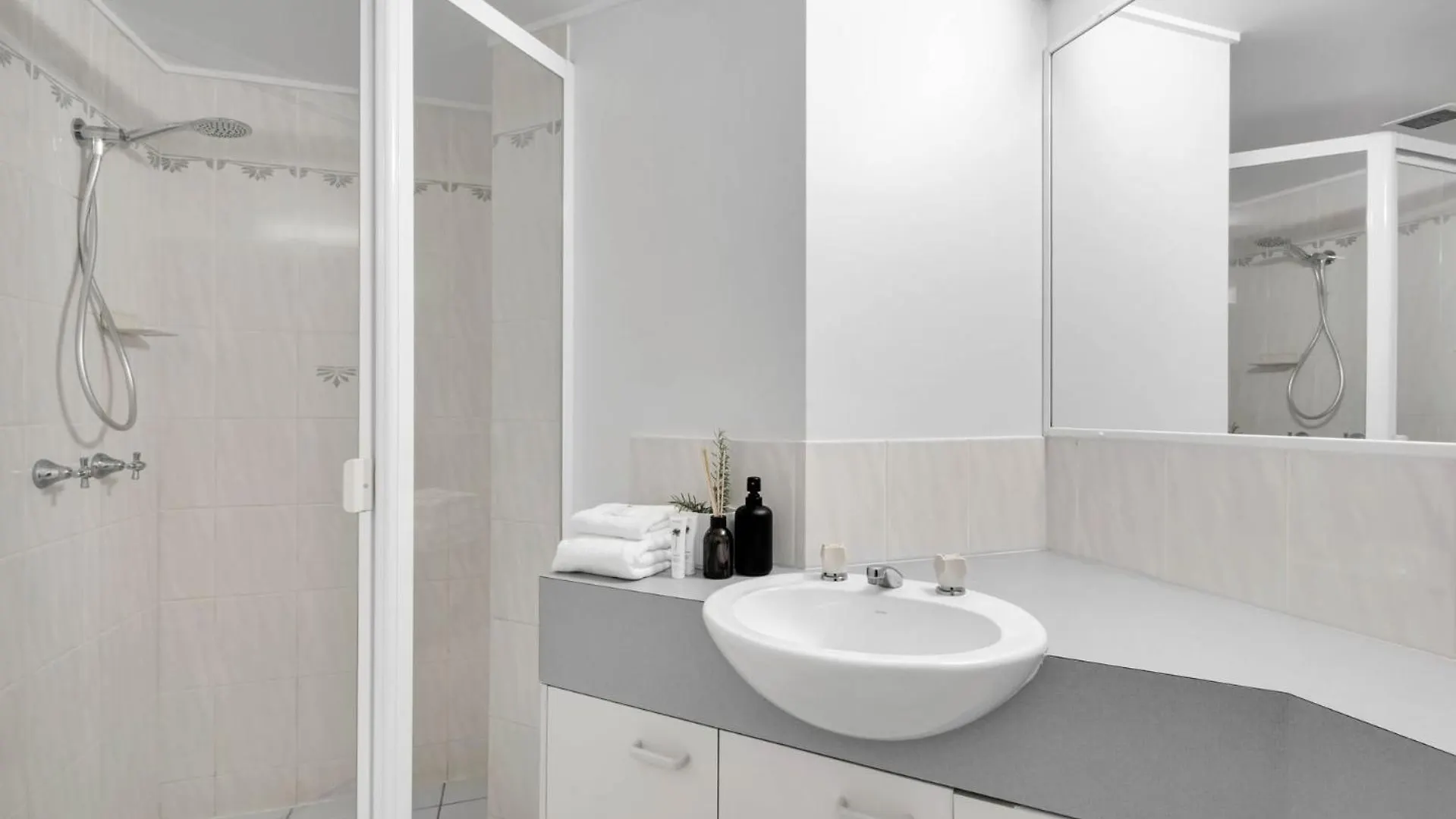 Lindomare Unit 7, 11 Orvieto Tce, Kings Beach Caloundra Australia